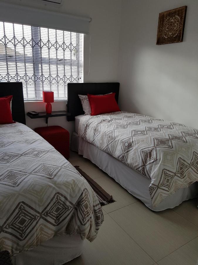 Surrey B&B Cape Town Bagian luar foto