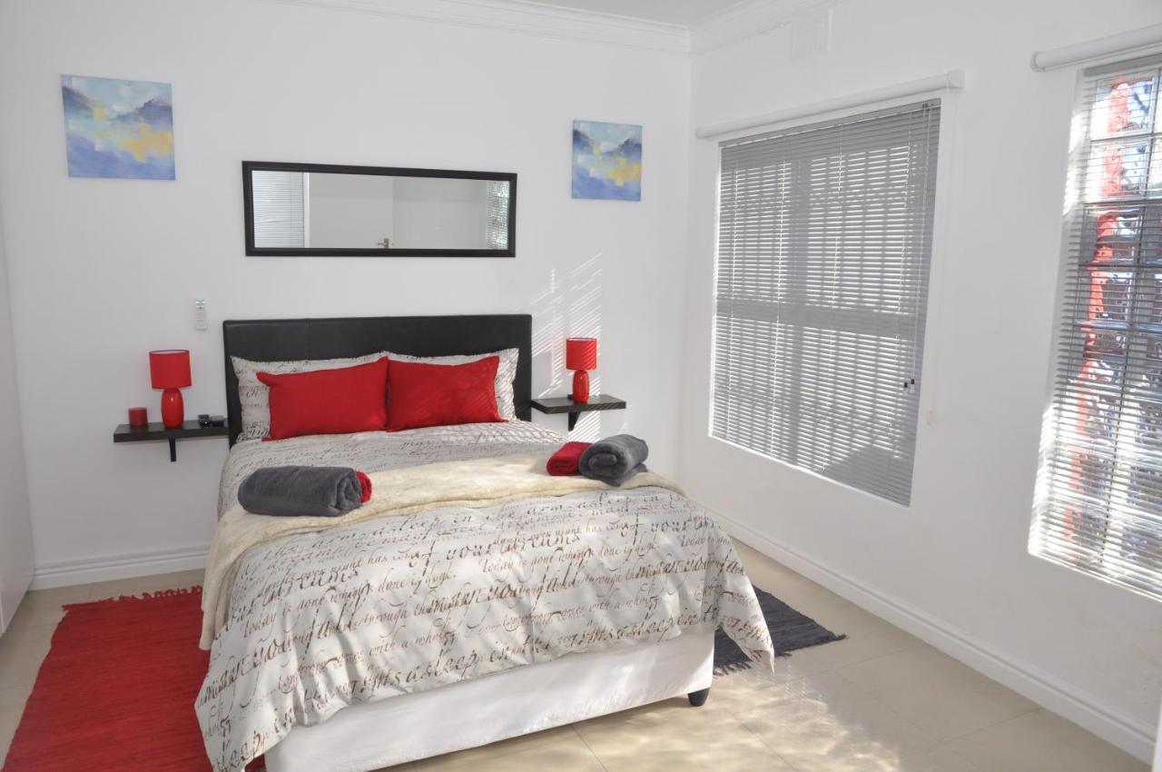 Surrey B&B Cape Town Bagian luar foto