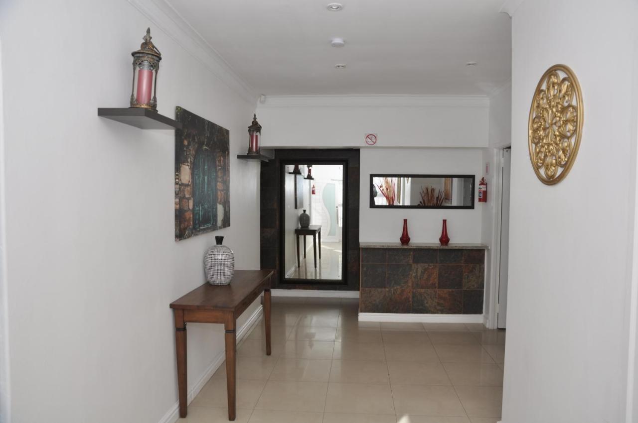 Surrey B&B Cape Town Bagian luar foto