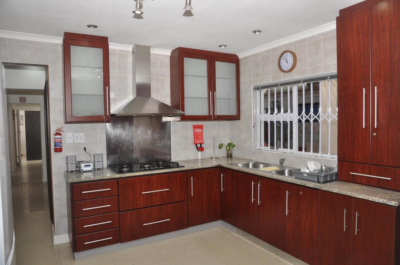 Surrey B&B Cape Town Bagian luar foto